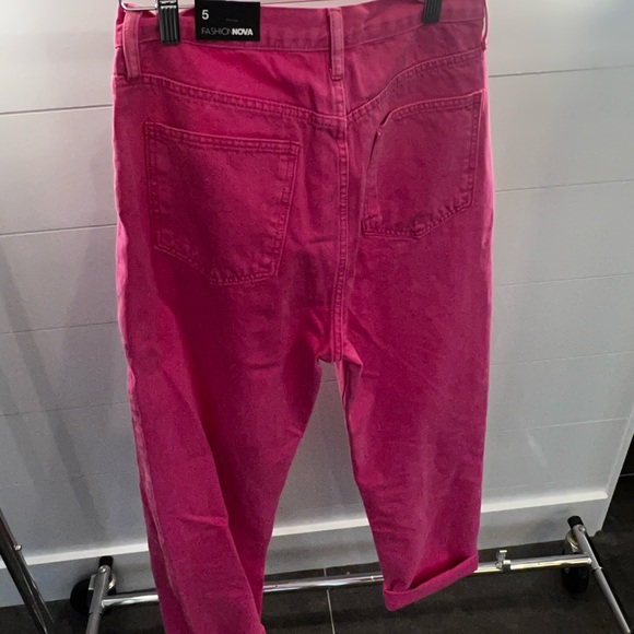 NWT FASHIONNOVA Pink Jeans - Picture 2 of 5